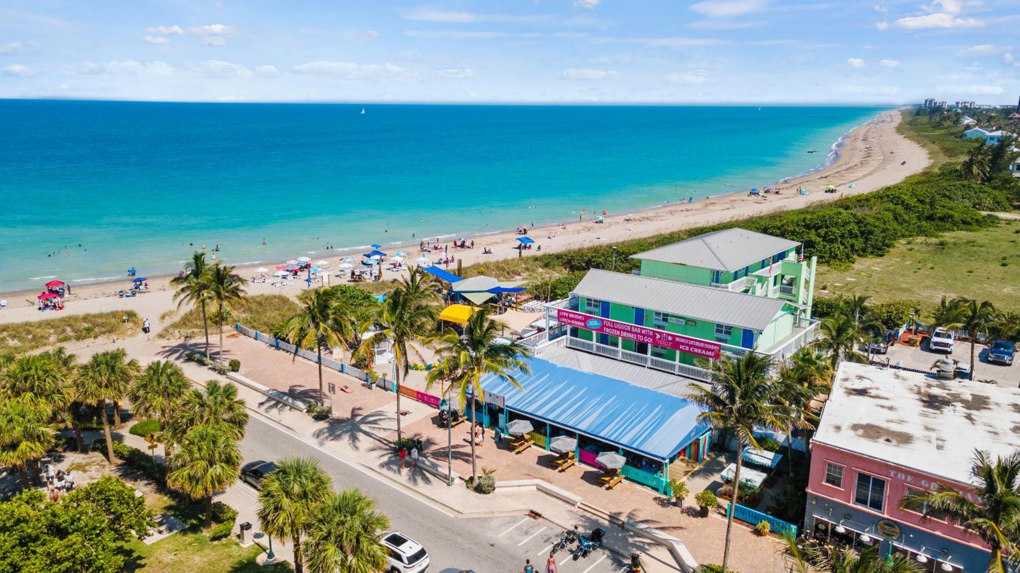 Partial Ocean View Hotel Room- King Bed #1 Fort Pierce Exterior photo
