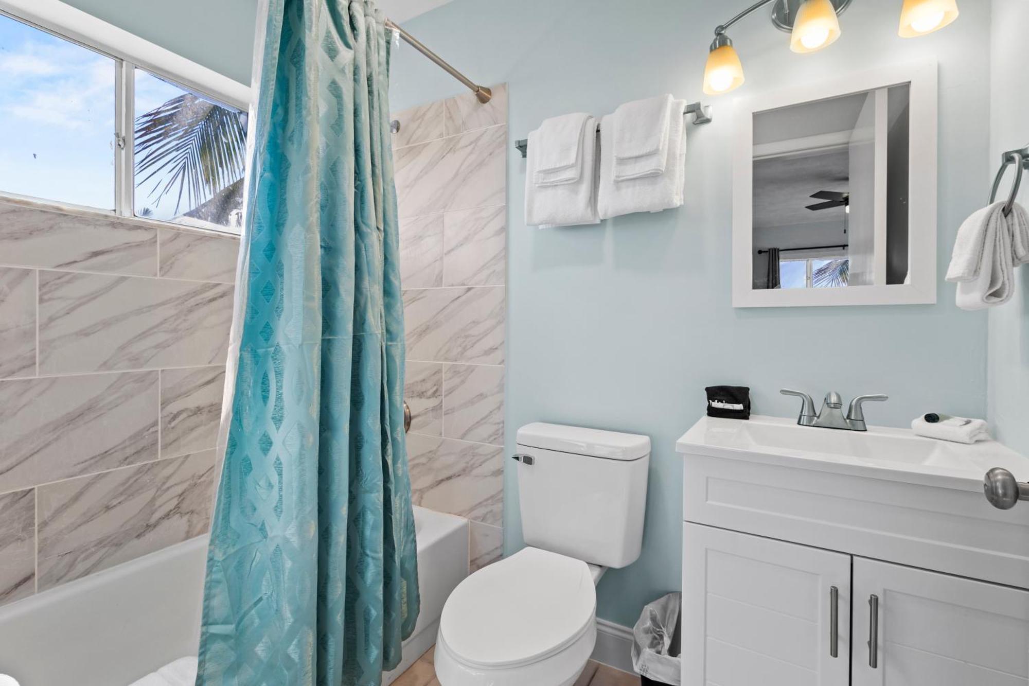 Partial Ocean View Hotel Room- King Bed #1 Fort Pierce Exterior photo