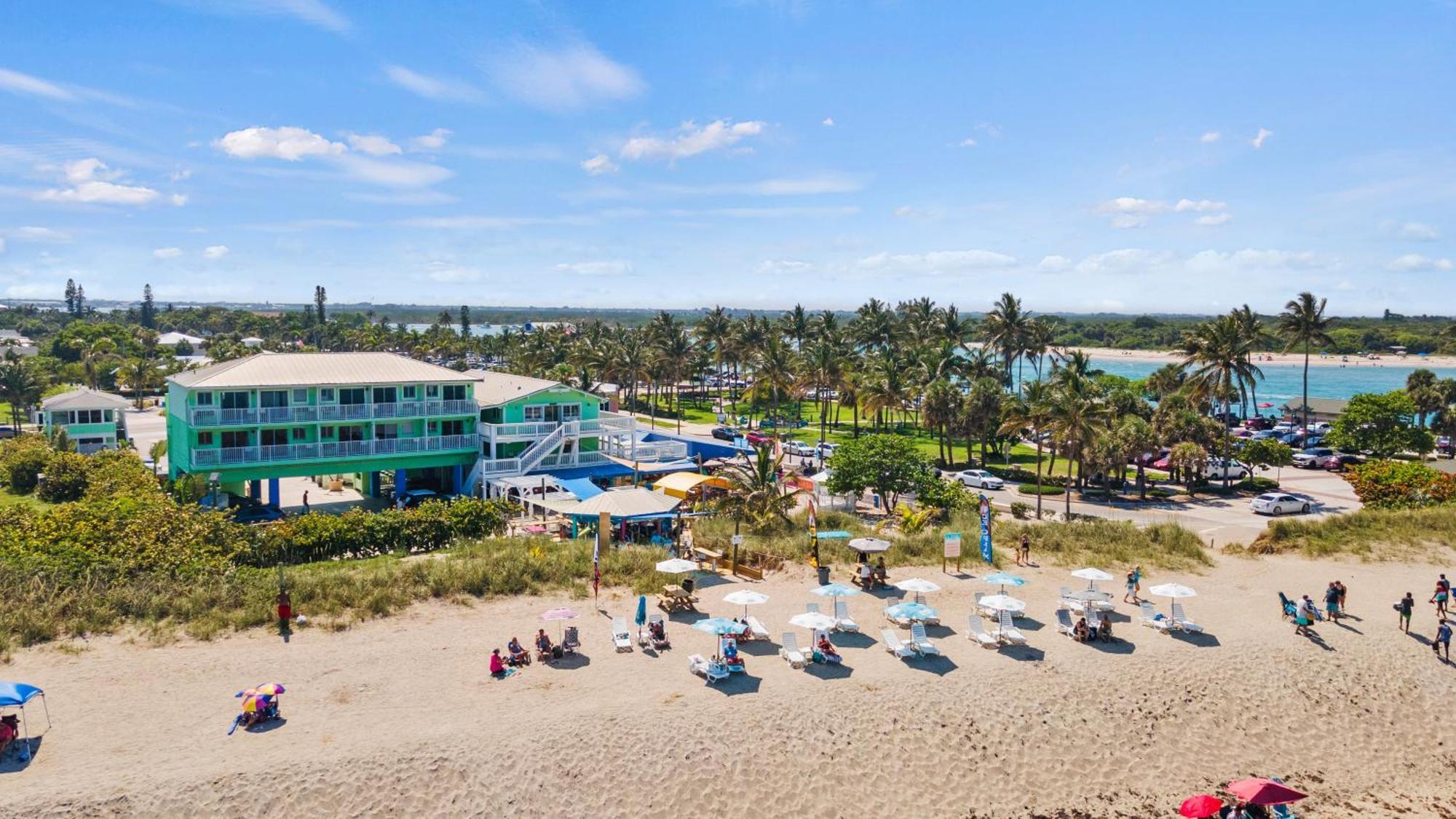 Partial Ocean View Hotel Room- King Bed #1 Fort Pierce Exterior photo