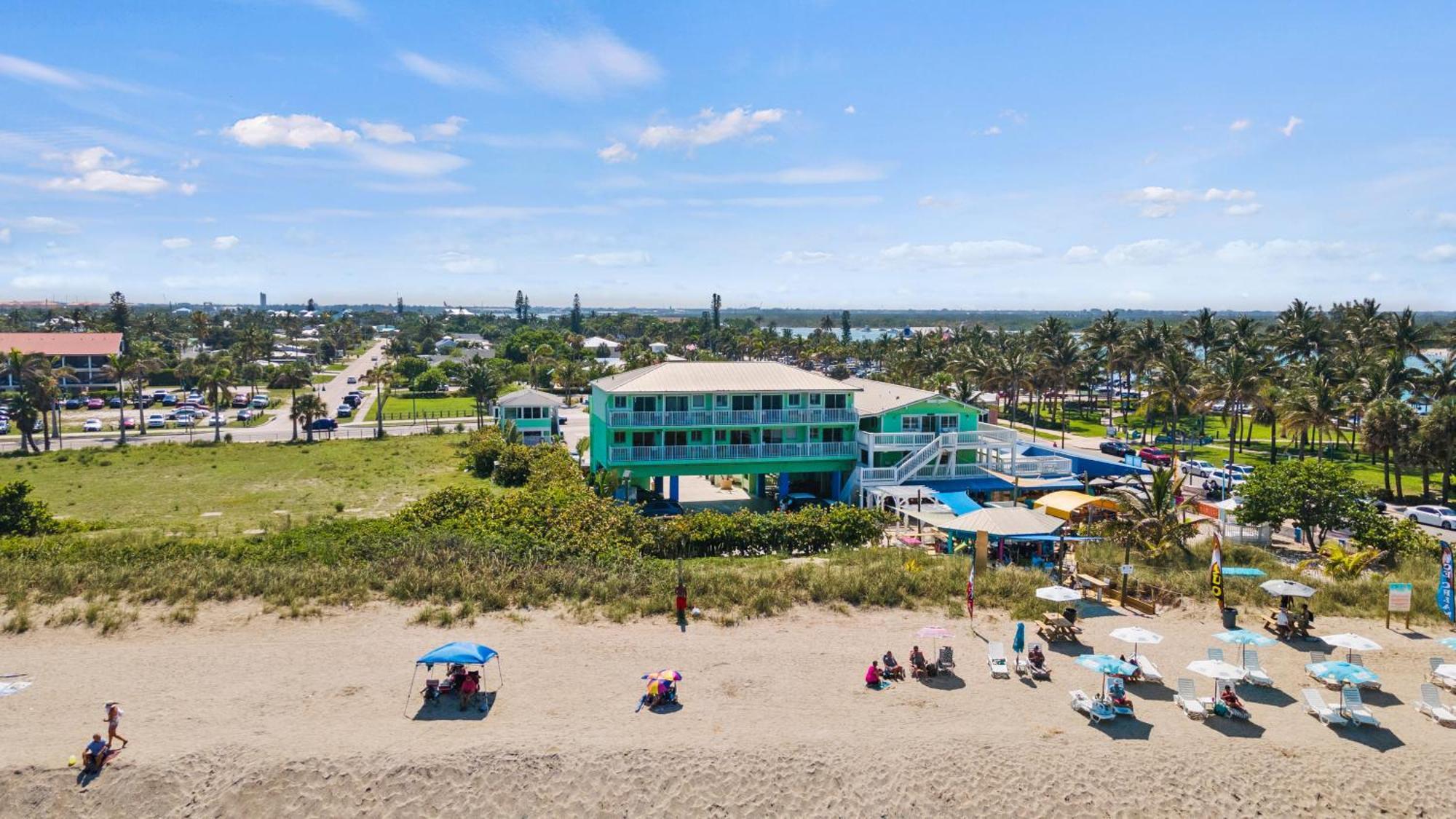 Partial Ocean View Hotel Room- King Bed #1 Fort Pierce Exterior photo